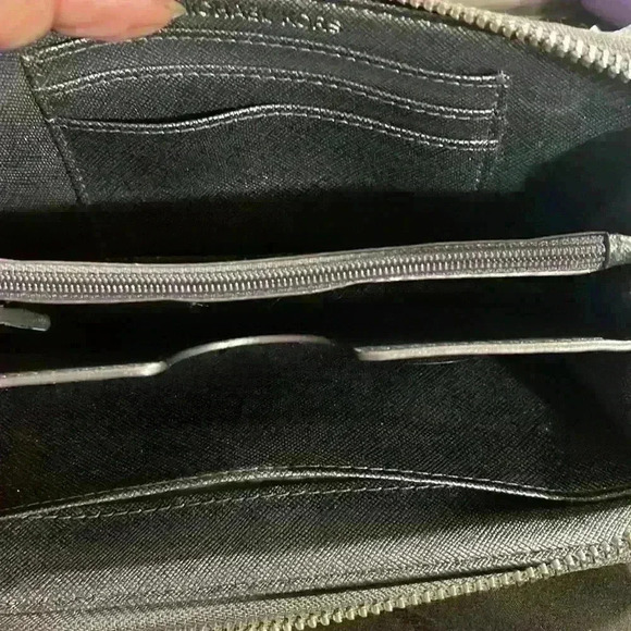Michael Kors Wallet/Wristlet - Picture 5 of 9